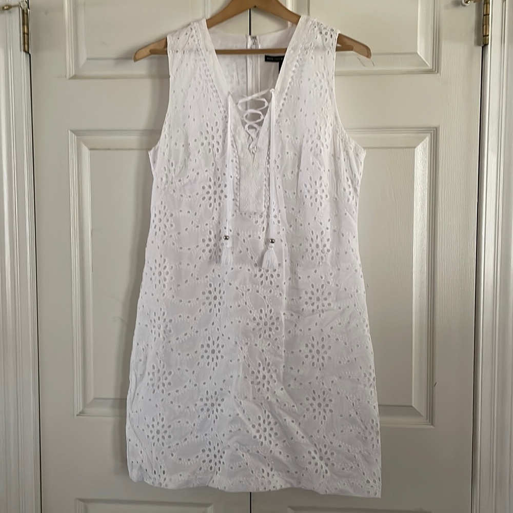 Sleeveless lace up eyelet shift by White House Black Market Sz 10